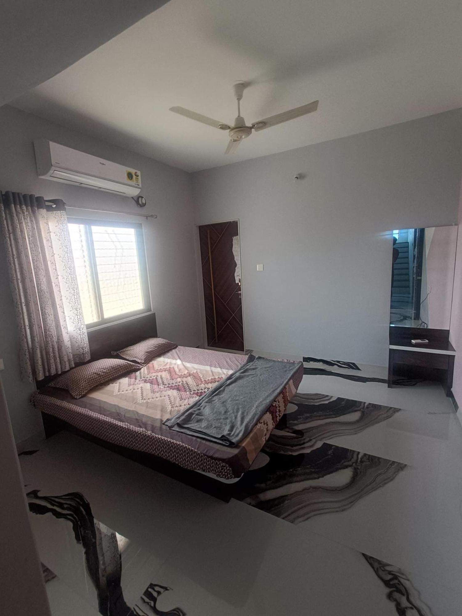 Matoshree Guesthouse Akalkot Zewnętrze zdjęcie